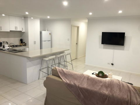 Three Bedroom, Two Bathroom Family Home - Accommodation Brisbane 1