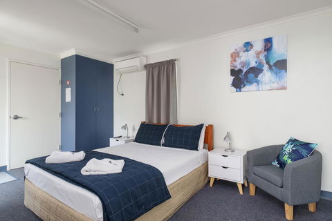 Tin Can Bay's Sleepy Lagoon Motel - Accommodation Brisbane 3