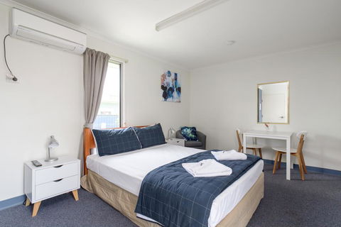 Tin Can Bay's Sleepy Lagoon Motel - Accommodation Brisbane 2