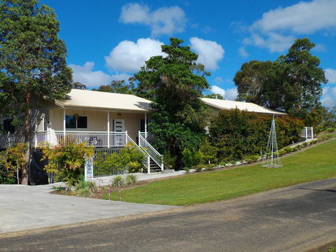 Tinaroo Sunset Retreat - Accommodation Brisbane 0