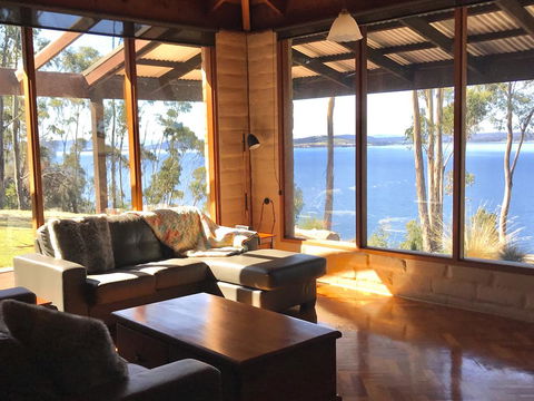 Tinderbox Cliff House - Accommodation Brisbane 2