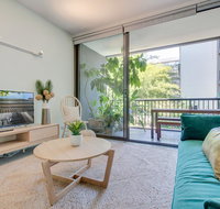 Tranquil contemporary hideaway in hippest area - Accommodation Brisbane