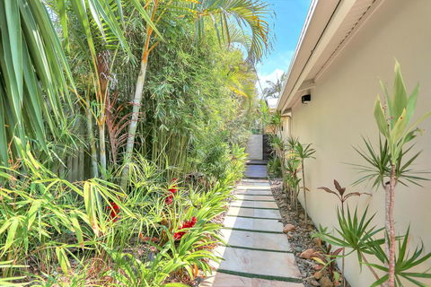 Tropical Oasis - Accommodation Brisbane 2