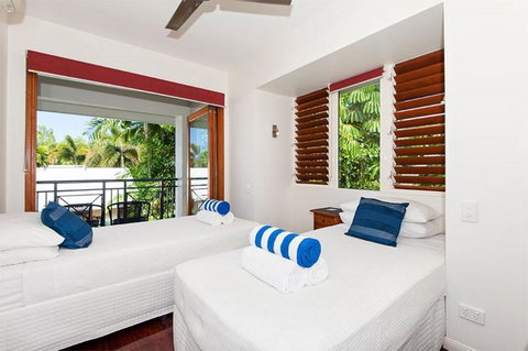 Tropical Oasis - 8 Templemoon - Accommodation Brisbane 2