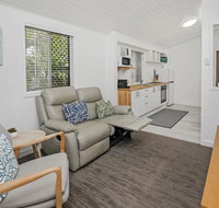 Tropical on McKenzie MK1 - Accommodation Brisbane