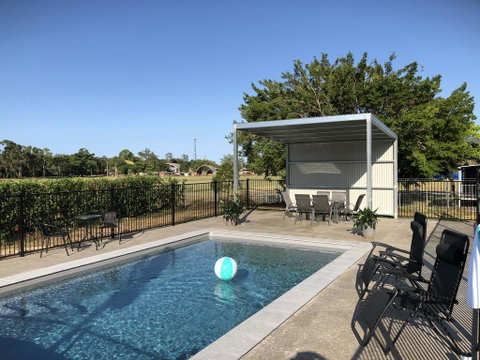 Tropical Retreat - Accommodation Brisbane 2