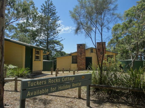 Tuckers Rocks Cottage - Accommodation Brisbane 1