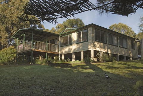 Tuckers Rocks Cottage - Accommodation Brisbane 0