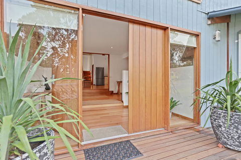 Tura Tree House - Accommodation Brisbane 1