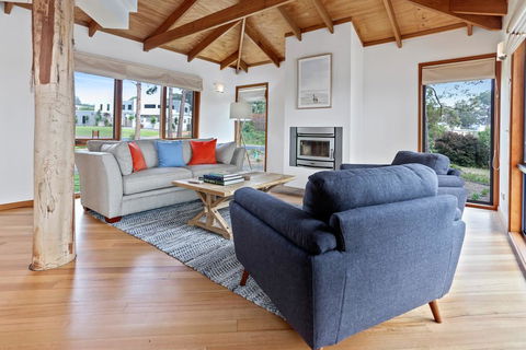 Tura Tree House - Accommodation Brisbane 3