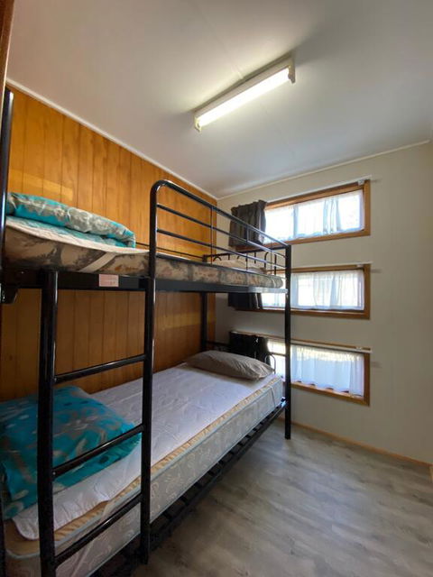 Twin Dolphins Holiday Park - Accommodation Brisbane 1