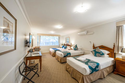 Twin Towers Inn - Accommodation Brisbane 1