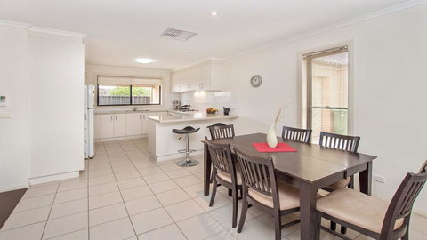 Ulmara Unit 2 - Accommodation Brisbane 3