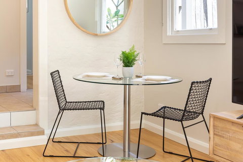 Ultimo 1 Bedroom House With Parking - Nice And Quiet - Accommodation Brisbane 2