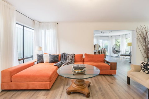 ULTRA SPACIOUS STYLISH HOME IN PRESTONS - SYDNEY - Accommodation Brisbane 0