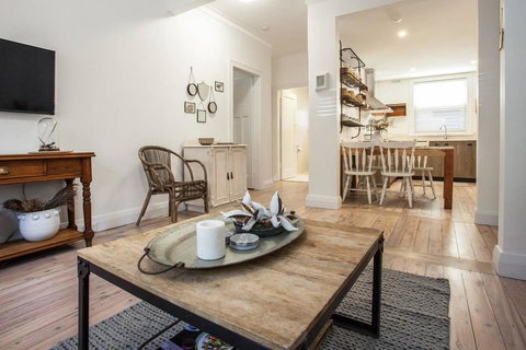 Unit 1/52 Mount St - Aquarium- Ground Floor Home 5 Mins Walk To Beach - Accommodation Brisbane 3