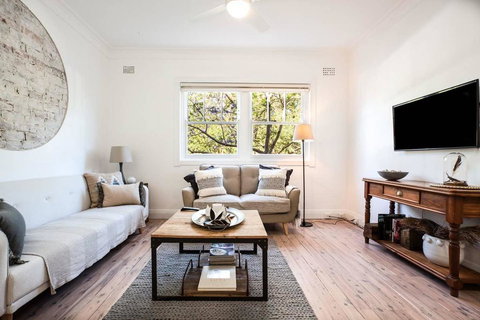 Unit 1/52 Mount St - Aquarium- Ground Floor Home 5 Mins Walk To Beach - Accommodation Brisbane 0