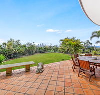 Unrivaled Ocean and City views from Resort Style 3bed with Garden - Accommodation Brisbane