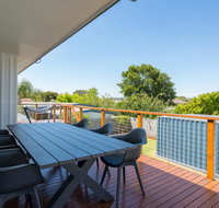 Upstairs Cottage On Beachurst - Accommodation Brisbane