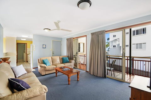 Vaai Moana - 5/10 Oriole Avenue - Accommodation Brisbane 1