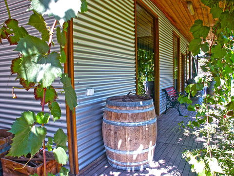 Valley Farm Vineyard Villas - Accommodation Brisbane 0