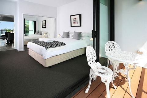 Views From Red Hill - Modern And Spacious Split-Level Executive 3BR Red Hill Apartment Close To CBD - Accommodation Brisbane 3