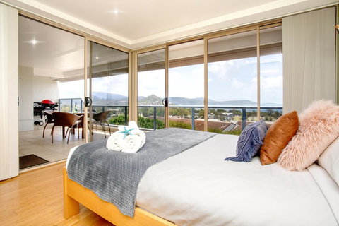 VIEWS ON ELSHEBY - Accommodation Brisbane 1