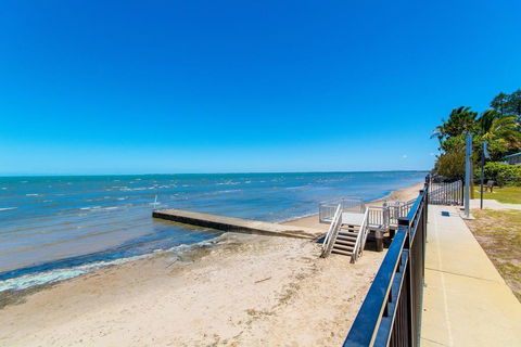 Views, Pool, Air Conditioning - Karoonda Sands Welsby Pde, Bongaree - Accommodation Brisbane 3