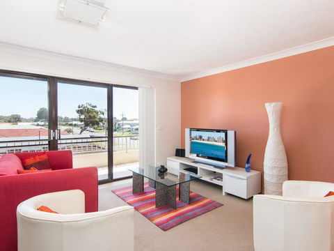 Villa Capri 3, Just A Hop, Skip And Jump To Bowling Club - Accommodation Brisbane 0