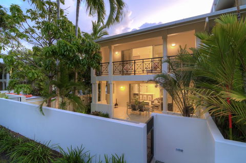 Villa Del Mar - Port Douglas - Accommodation Brisbane 2