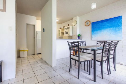 Villa Ellisa, Unit 1/10 Columbia Close - Accommodation Brisbane 3