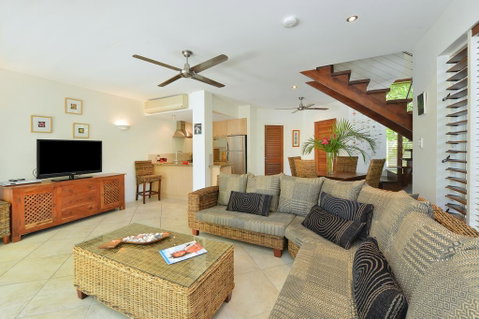 Villa Frangipani - Accommodation Brisbane 0
