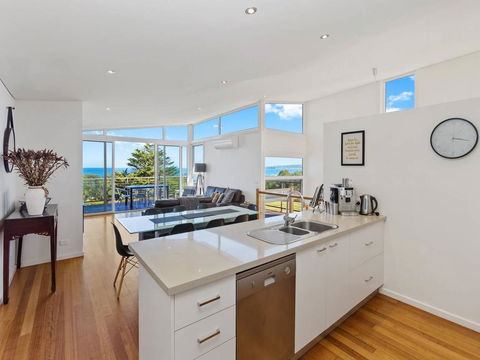 VILLA SARINA - Beautiful Villa In Skenes Creek - Accommodation Brisbane 2