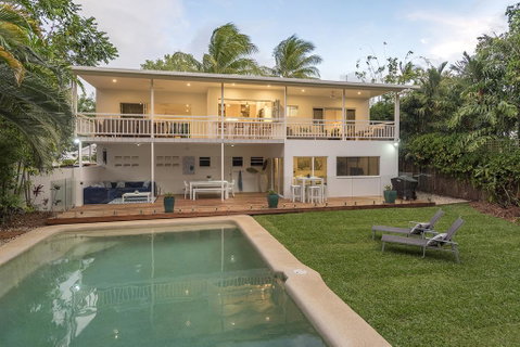 Villa Sorrento - Luxury Holiday Home - Accommodation Brisbane 1