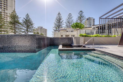 Vue Broadbeach - Accommodation Brisbane 2