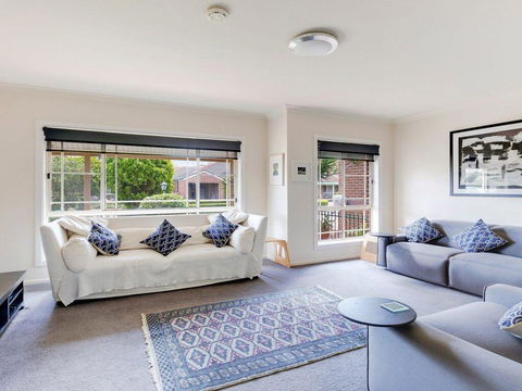 Walling-Clifton Gardens - Backing Onto Golf Course - Accommodation Brisbane 0