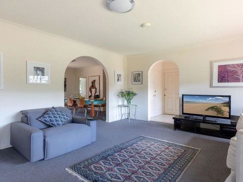 Walling-Clifton Gardens - Backing Onto Golf Course - Accommodation Brisbane 2