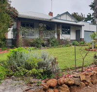 Walnut Cottage - 2 bedroom pet friendly country cottage - Accommodation Brisbane