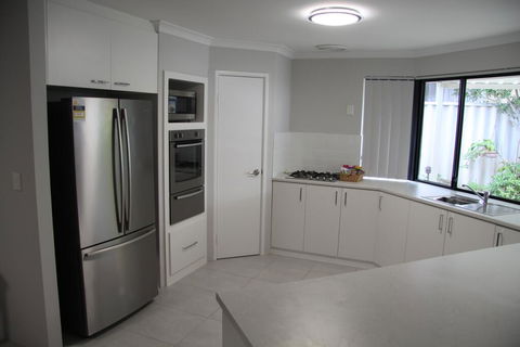 Warnbro Beach Family Accommodation - Accommodation Brisbane 1
