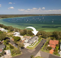 Waterfront Serenity - Luxury home with Grand Views - Accommodation Brisbane