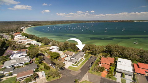 Waterfront Serenity - Luxury Home With Grand Views - Accommodation Brisbane 0