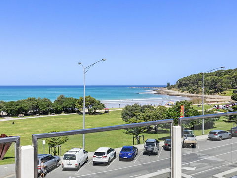 WATERFRONT SEVEN - In The Heart Of Lorne - Accommodation Brisbane 2