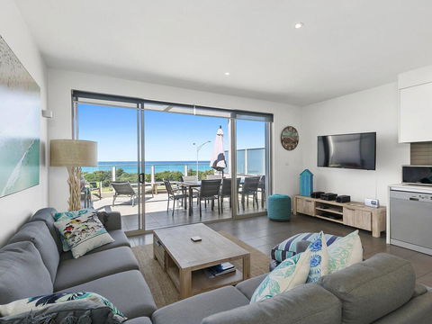 WATERFRONT SEVEN - In The Heart Of Lorne - Accommodation Brisbane 3