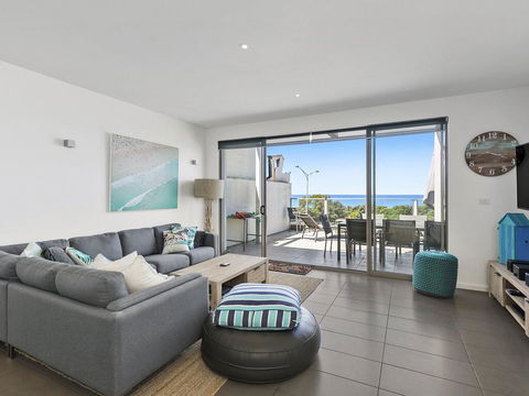 WATERFRONT SEVEN - In The Heart Of Lorne - Accommodation Brisbane 0
