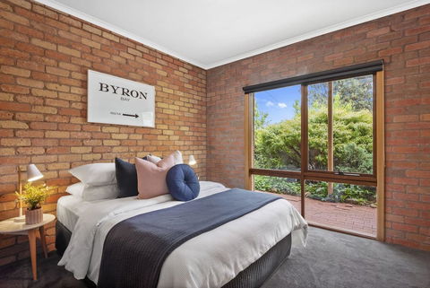 The Perfect Zone- SLEEPS 12 - Accommodation Brisbane 13