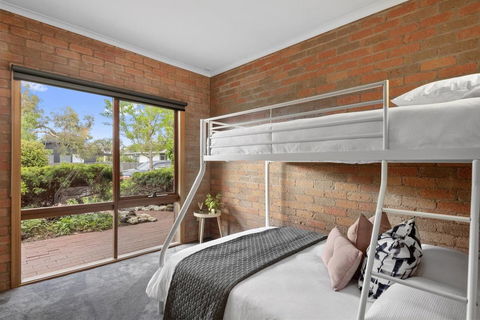 The Perfect Zone- SLEEPS 12 - Accommodation Brisbane 14