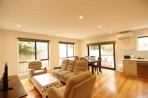 Apollo Bay Seal Apartments - Accommodation Brisbane 13