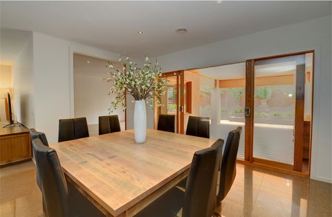 Newington Lakehouse - Accommodation Brisbane 18