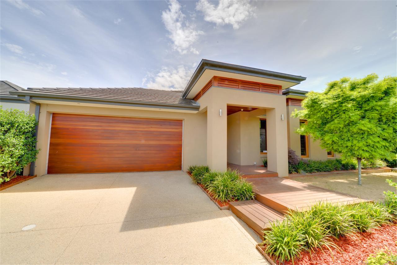 Newington VIC Accommodation Brisbane