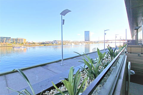 Auzzie Apartments Docklands, Melbourne - Accommodation Brisbane 12